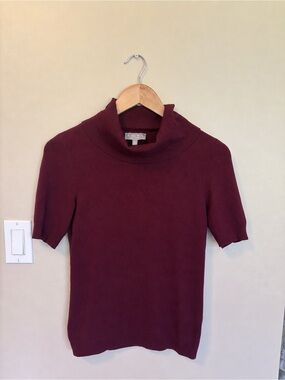 LAURA Short-Sleeve Cowl Turtleneck Sweater in Burgundy
